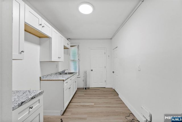 212 11th Street, Newark, NJ 07107