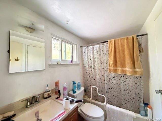 5 Broadhurst Street, Port Jefferson, NY 11776