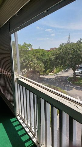 6921 Environ Blvd 4P, Lauderhill, FL 33319