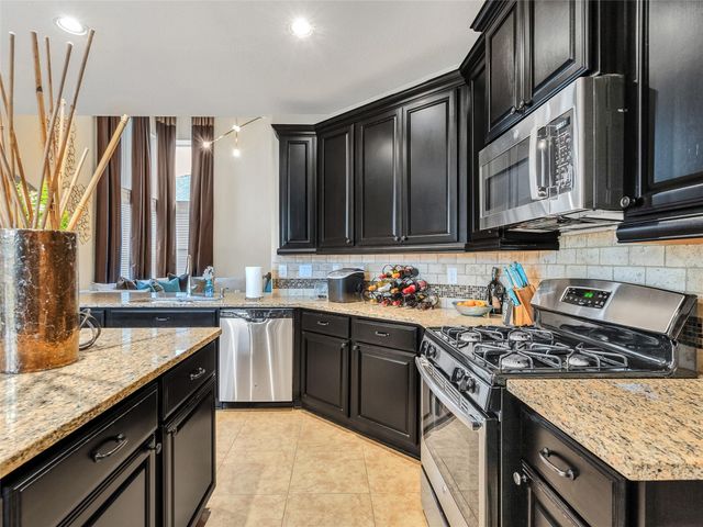 6530 Hunters Creek Lane, Baytown, TX 77521