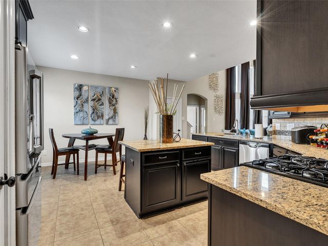 6530 Hunters Creek Lane, Baytown, TX 77521