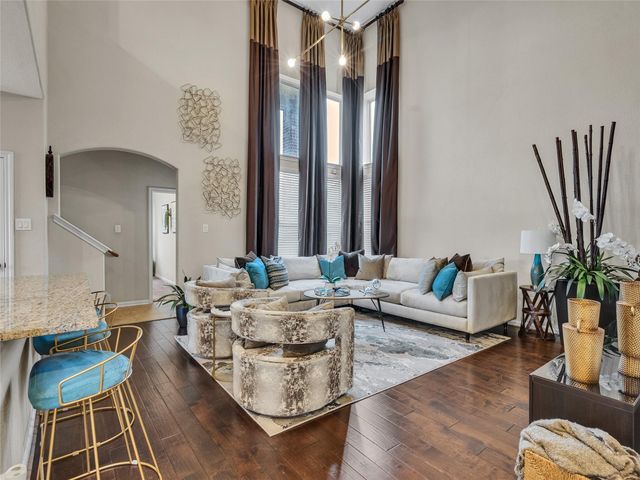 6530 Hunters Creek Lane, Baytown, TX 77521