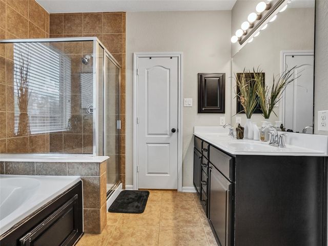 6530 Hunters Creek Lane, Baytown, TX 77521