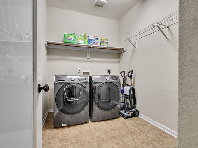 6530 Hunters Creek Lane, Baytown, TX 77521