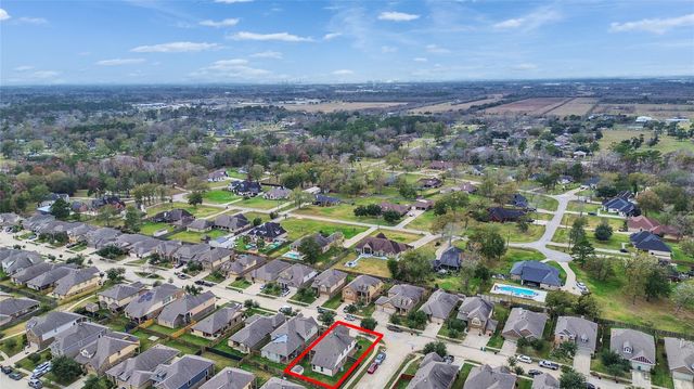 6530 Hunters Creek Lane, Baytown, TX 77521