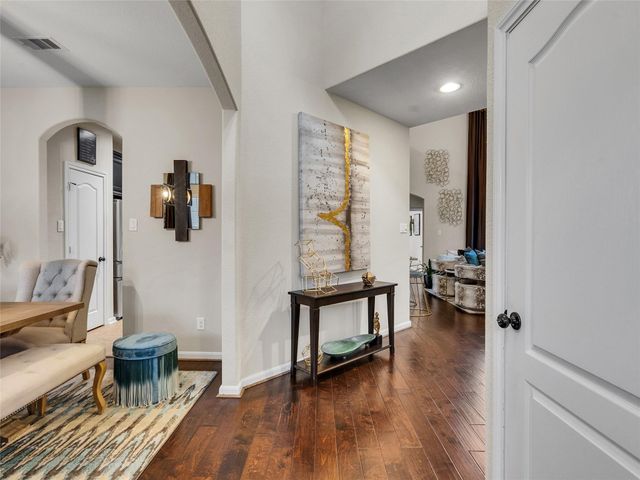 6530 Hunters Creek Lane, Baytown, TX 77521