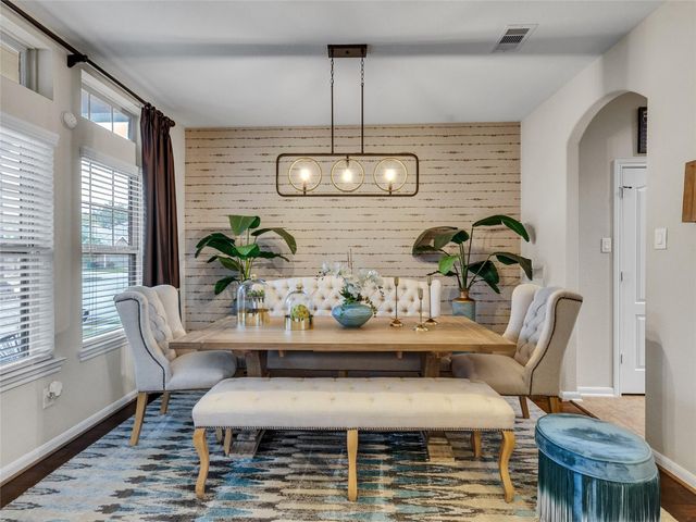 6530 Hunters Creek Lane, Baytown, TX 77521