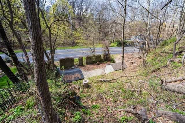1053 S Main St, Phillipsburg Town, NJ 08865