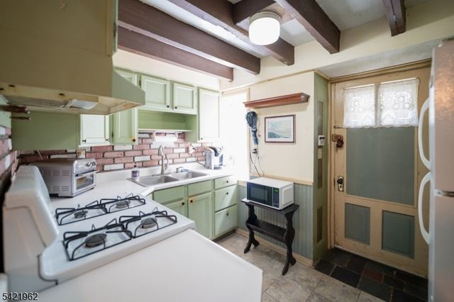 1053 S Main St, Phillipsburg Town, NJ 08865