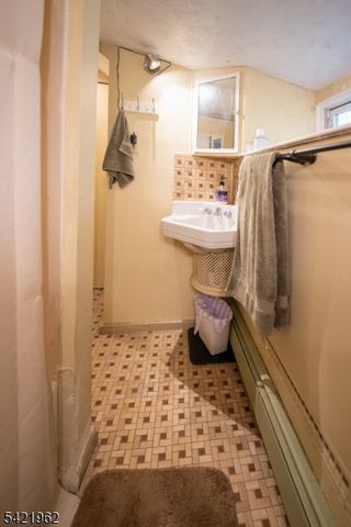 1053 S Main St, Phillipsburg Town, NJ 08865