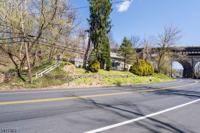 1053 S Main St, Phillipsburg Town, NJ 08865