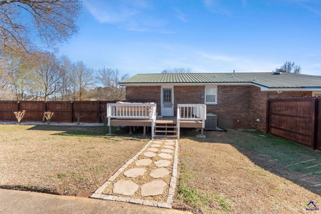 181 Kewanee Drive, Byron, GA 31008