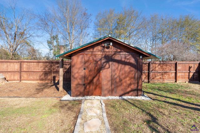 181 Kewanee Drive, Byron, GA 31008