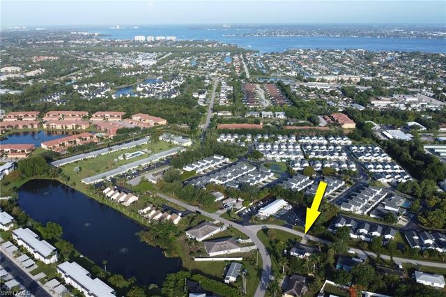 6701 Fiesta LN, Fort Myers, FL 33919