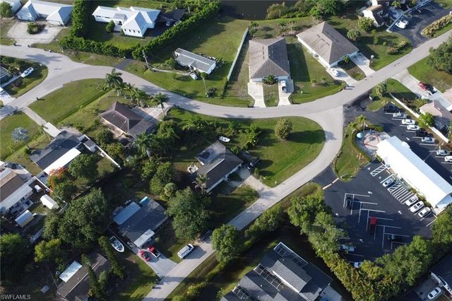 6701 Fiesta LN, Fort Myers, FL 33919