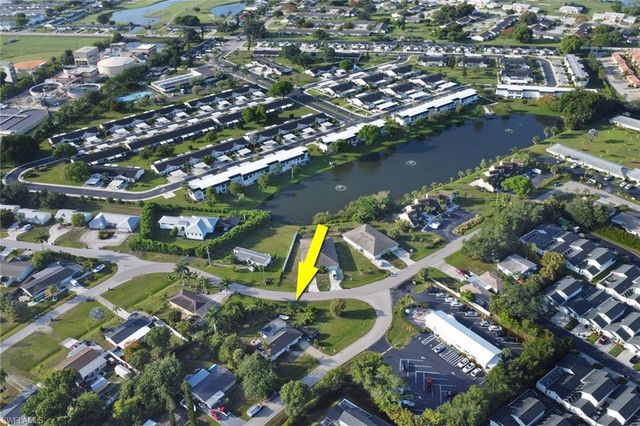 6701 Fiesta LN, Fort Myers, FL 33919