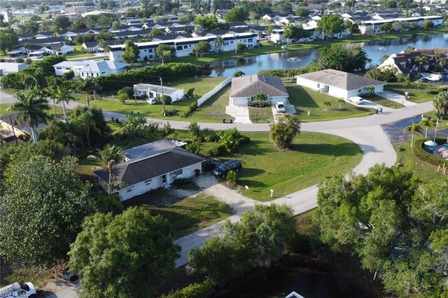 6701 Fiesta LN, Fort Myers, FL 33919