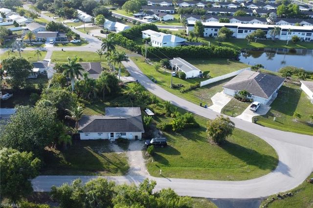 6701 Fiesta LN, Fort Myers, FL 33919