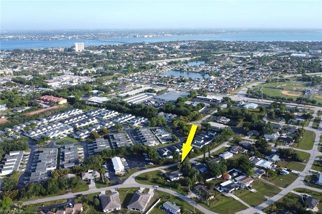 6701 Fiesta LN, Fort Myers, FL 33919