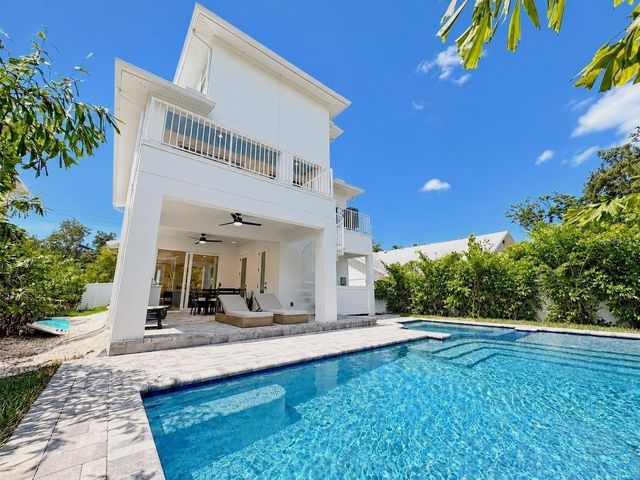 1647 SIESTA DRIVE, Sarasota, FL 34239