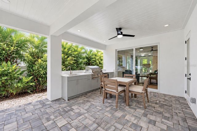 1647 SIESTA DRIVE, Sarasota, FL 34239