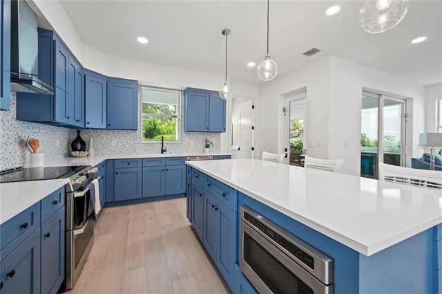 1647 SIESTA DRIVE, Sarasota, FL 34239