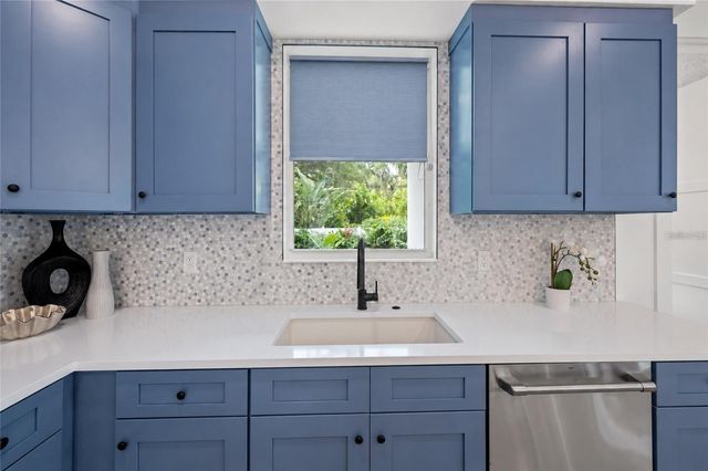1647 SIESTA DRIVE, Sarasota, FL 34239
