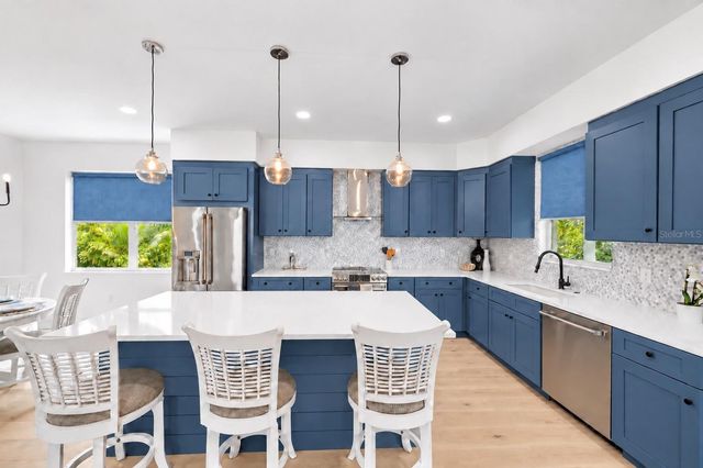 1647 SIESTA DRIVE, Sarasota, FL 34239