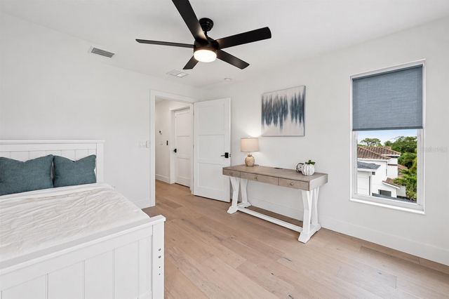 1647 SIESTA DRIVE, Sarasota, FL 34239