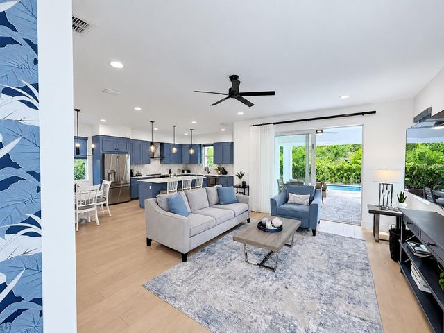 1647 SIESTA DRIVE, Sarasota, FL 34239