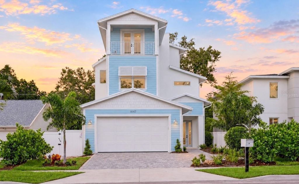 1647 SIESTA DRIVE, Sarasota, FL 34239