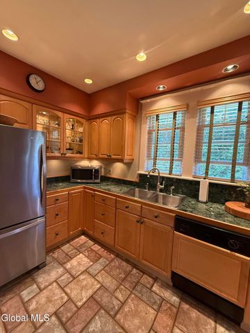 49 Onderdonk Avenue, Albany, NY 12208
