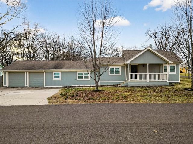 201 S Jackson Street, Spring Hill, KS 66083