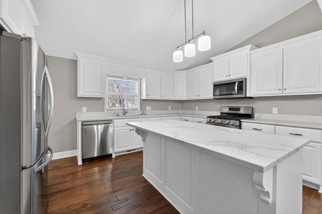 201 S Jackson Street, Spring Hill, KS 66083