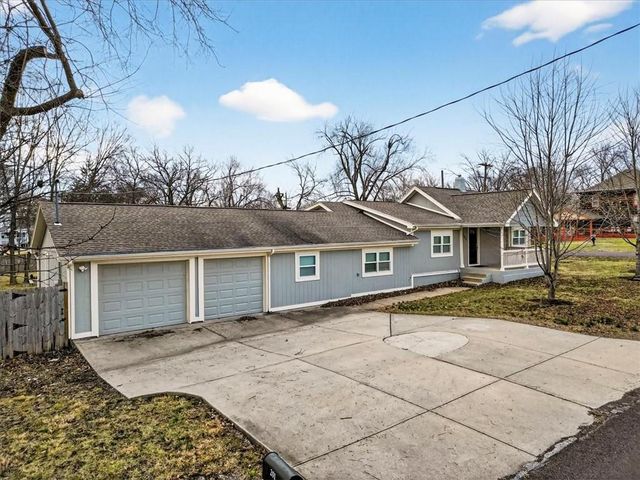 201 S Jackson Street, Spring Hill, KS 66083