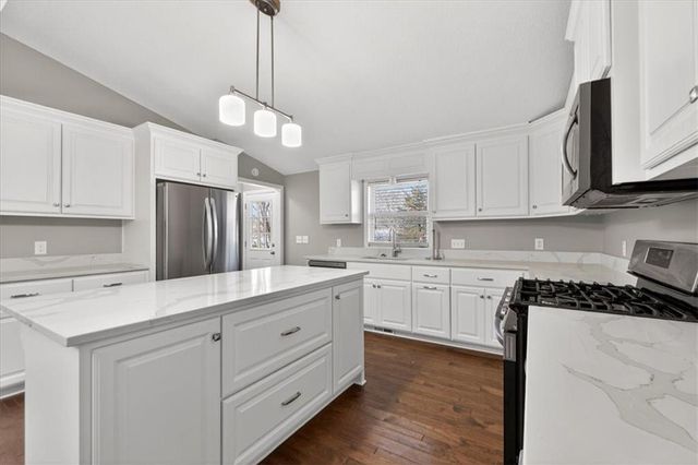 201 S Jackson Street, Spring Hill, KS 66083