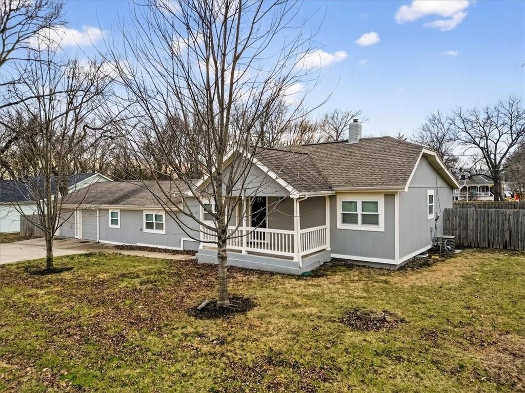 201 S Jackson Street, Spring Hill, KS 66083
