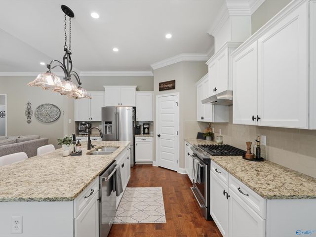 5001 River Birch Lane, Owens Cross Roads, AL 35763
