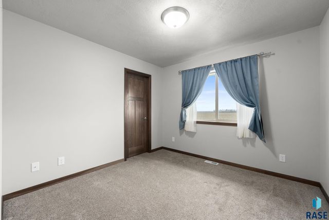 9320 W Colton St Street, Sioux Falls, SD 57106