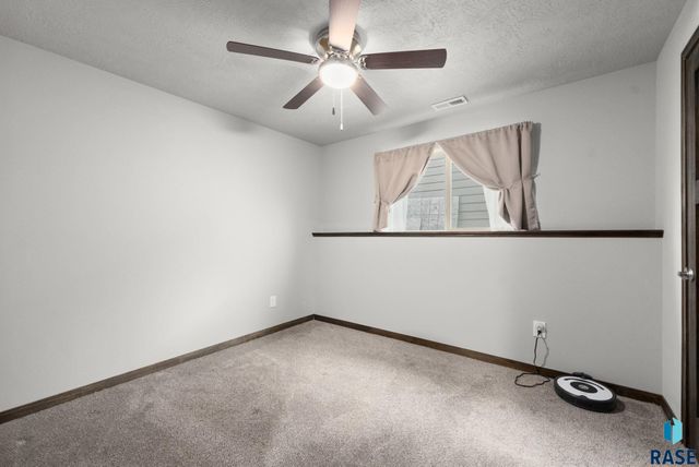 9320 W Colton St Street, Sioux Falls, SD 57106