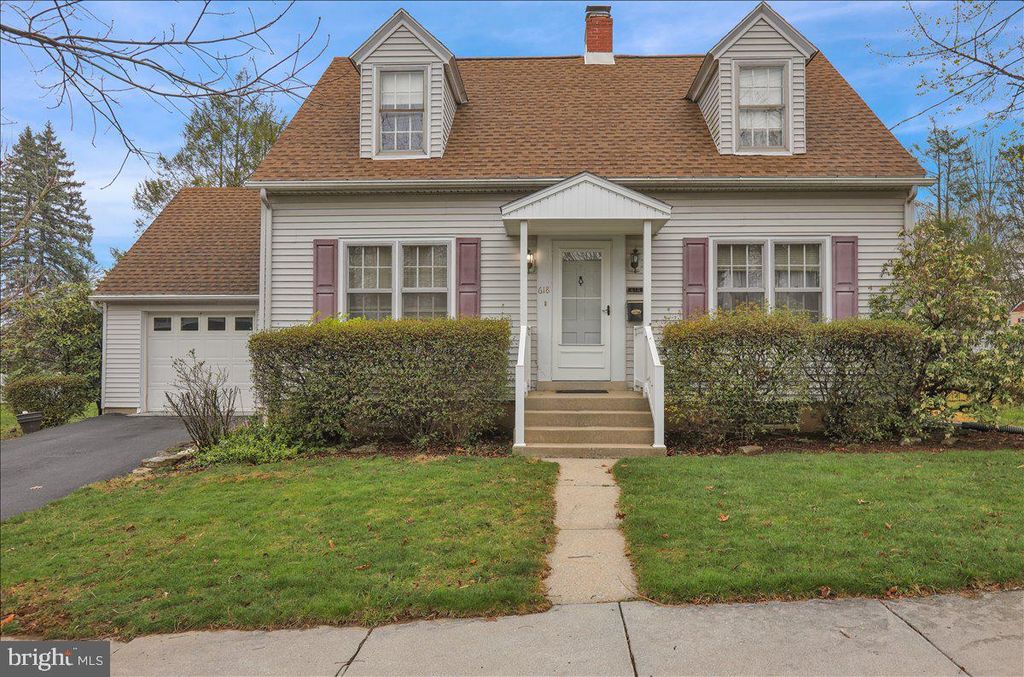 618 SMITH AVE, Lebanon, PA 17042