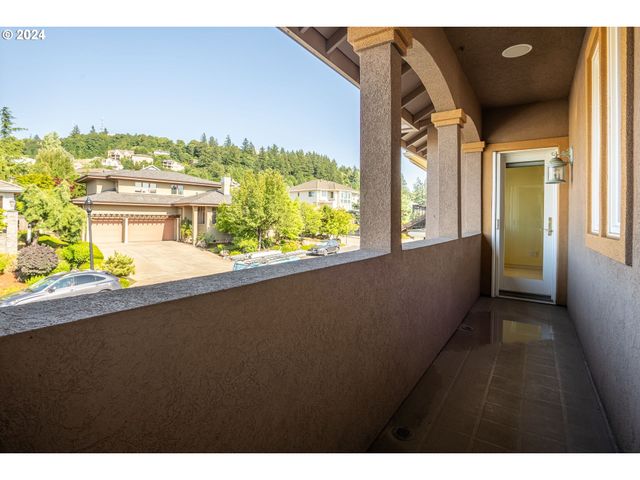 9365 Se PENNINGTON Ct, Happy Valley, OR 97086
