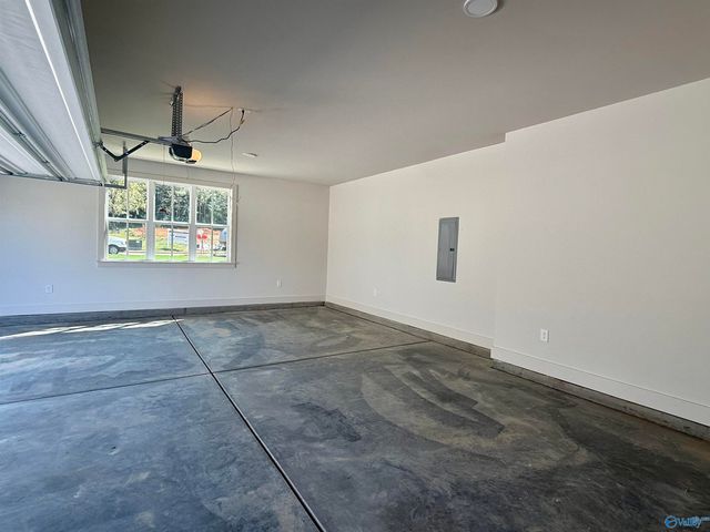 306 Lake Creek Drive, Guntersville, AL 35976