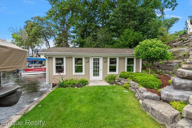 791 Central Drive, Lake Orion, MI 48362