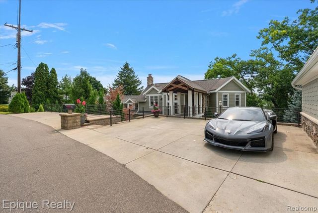 791 Central Drive, Lake Orion, MI 48362