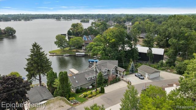 791 Central Drive, Lake Orion, MI 48362