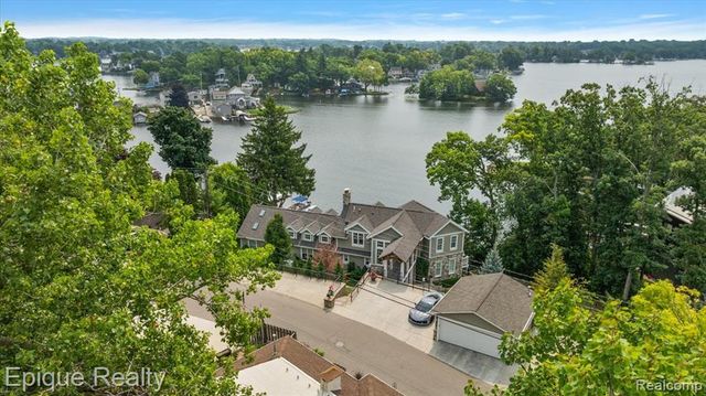 791 Central Drive, Lake Orion, MI 48362