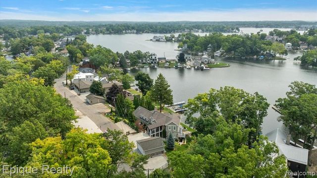 791 Central Drive, Lake Orion, MI 48362