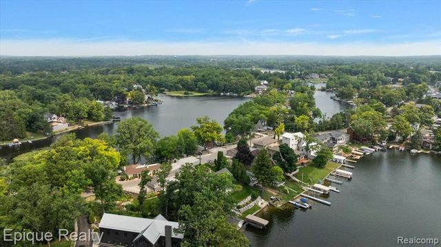 791 Central Drive, Lake Orion, MI 48362
