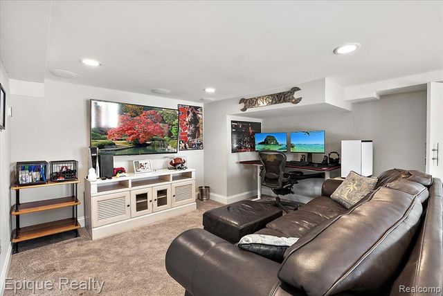 791 Central Drive, Lake Orion, MI 48362